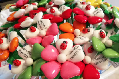 Fiore di Confetti Forma Cuore Bicolore con Scritta e Coccinella