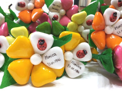 Fiore di Confetti Forma Cuore Bicolore con Scritta e Coccinella